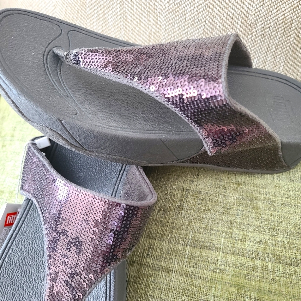 NWT FIT FLOPS